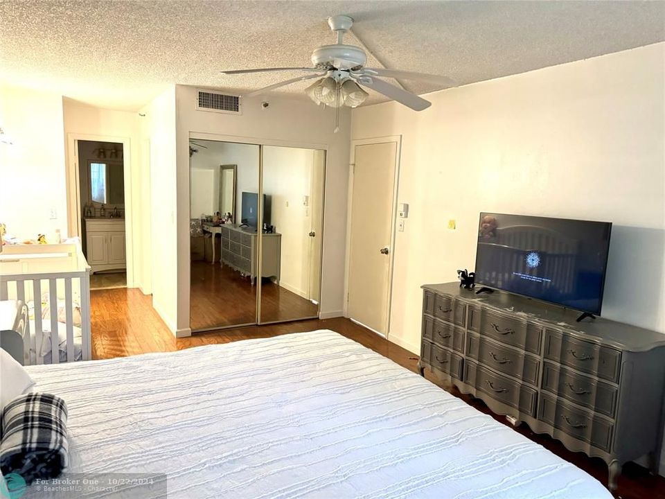 For Sale: $259,000 (2 beds, 2 baths, 1125 Square Feet)