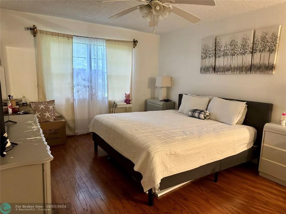 For Sale: $259,000 (2 beds, 2 baths, 1125 Square Feet)