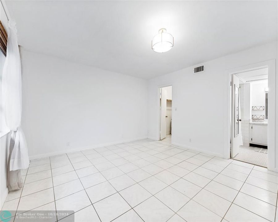 For Rent: $1,800 (1 beds, 1 baths, 750 Square Feet)