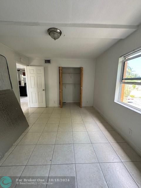 For Rent: $2,200 (2 beds, 1 baths, 800 Square Feet)