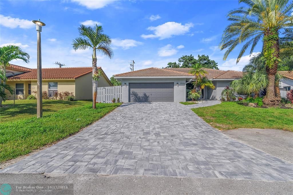 For Sale: $725,000 (3 beds, 2 baths, 1621 Square Feet)