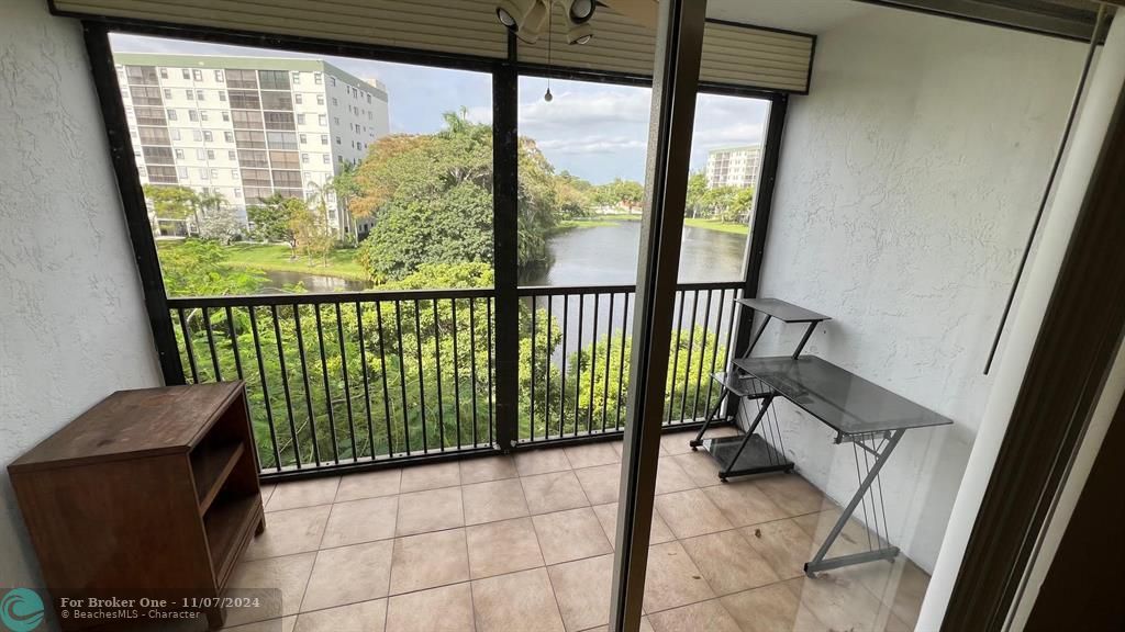 For Rent: $1,850 (2 beds, 2 baths, 920 Square Feet)