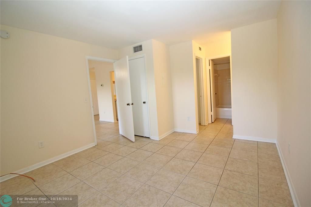 For Rent: $1,600 (1 beds, 1 baths, 620 Square Feet)