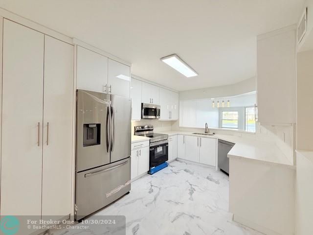 For Sale: $349,000 (2 beds, 2 baths, 1500 Square Feet)