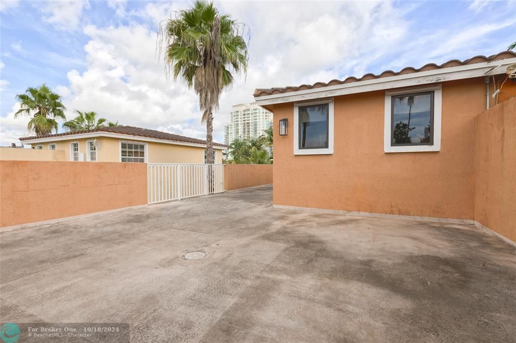 For Rent: $6,000 (4 beds, 3 baths, 2201 Square Feet)