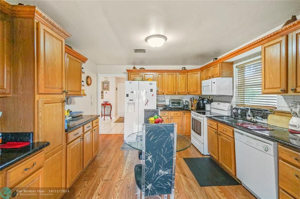 For Sale: $399,000 (2 beds, 2 baths, 1745 Square Feet)