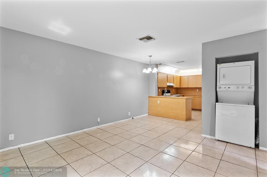 For Rent: $1,900 (2 beds, 2 baths, 848 Square Feet)