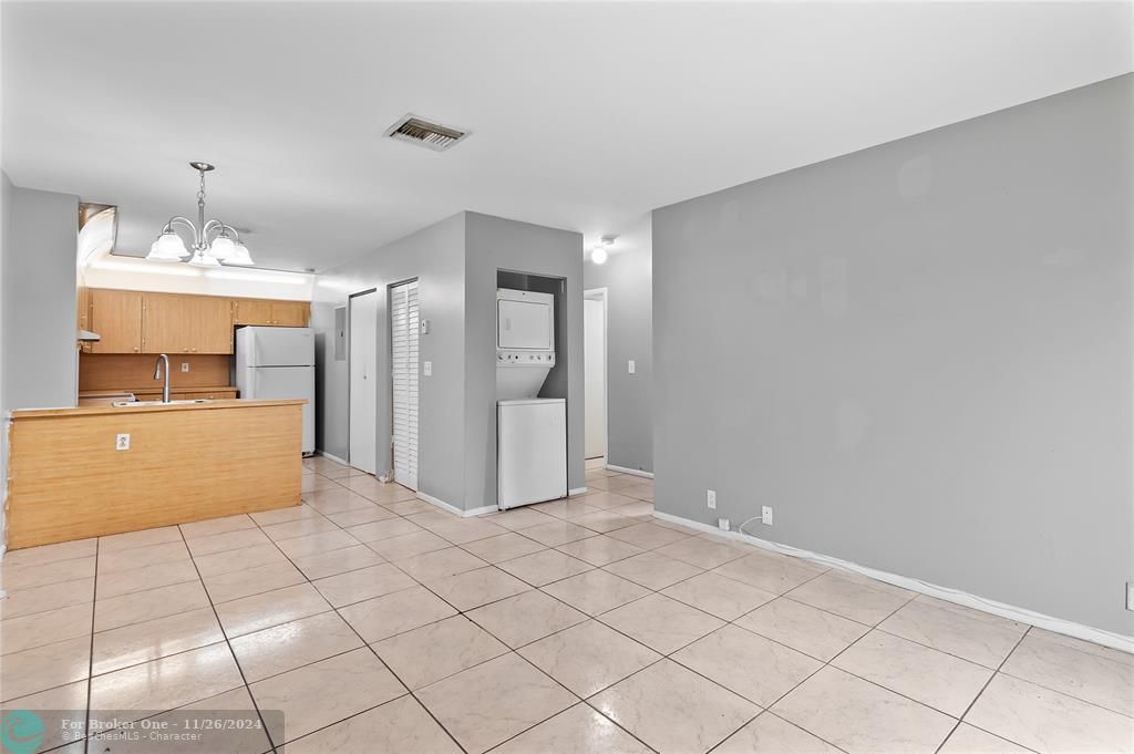 For Rent: $1,900 (2 beds, 2 baths, 848 Square Feet)