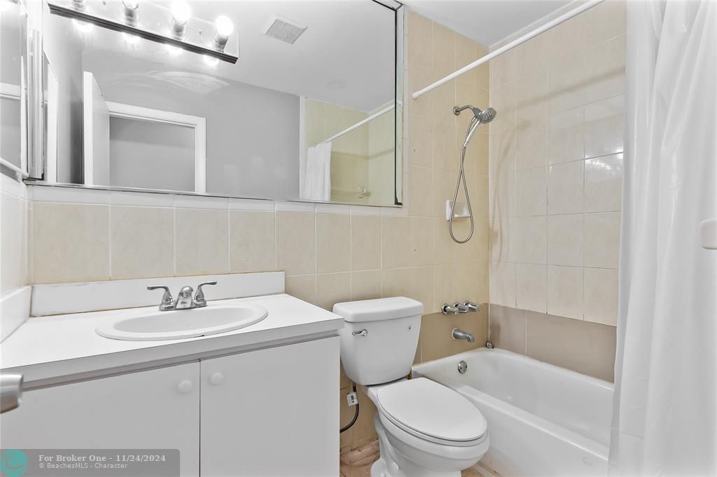 For Rent: $1,900 (2 beds, 2 baths, 848 Square Feet)