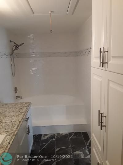 For Rent: $1,750 (1 beds, 1 baths, 627 Square Feet)