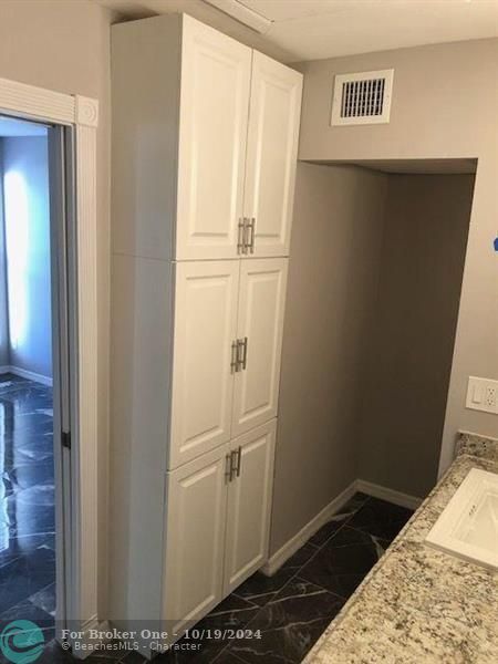 For Rent: $1,750 (1 beds, 1 baths, 627 Square Feet)