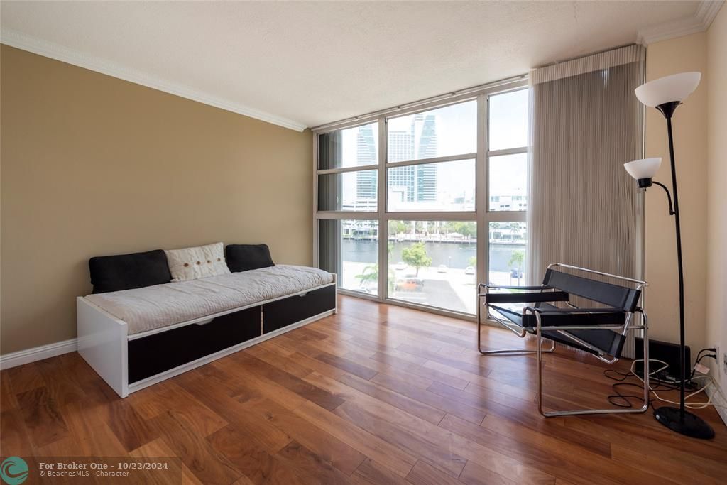 For Sale: $429,900 (2 beds, 2 baths, 1430 Square Feet)