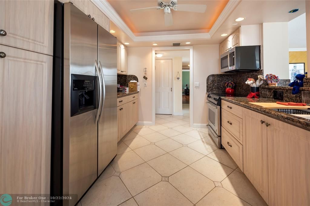 For Sale: $429,900 (2 beds, 2 baths, 1430 Square Feet)