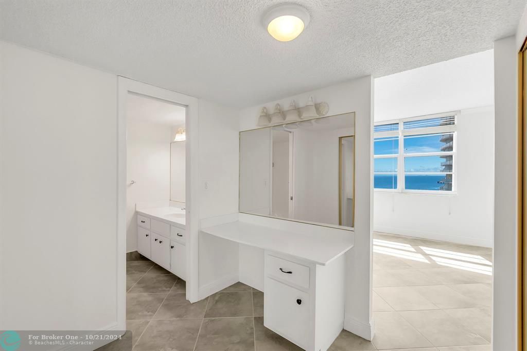 For Sale: $607,900 (2 beds, 2 baths, 1140 Square Feet)