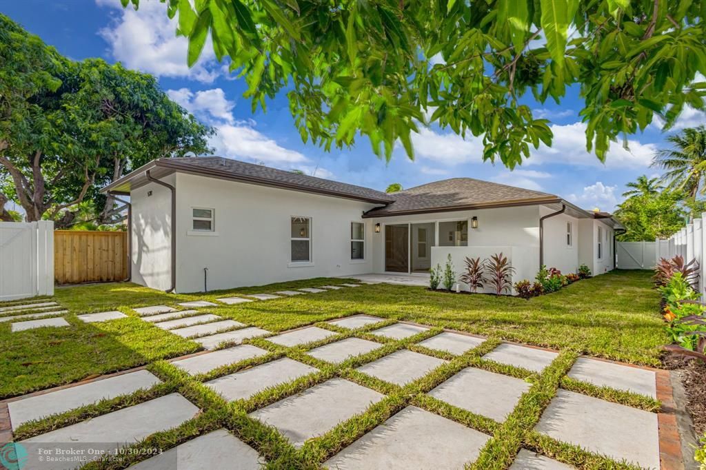 For Sale: $1,699,999 (4 beds, 3 baths, 2120 Square Feet)