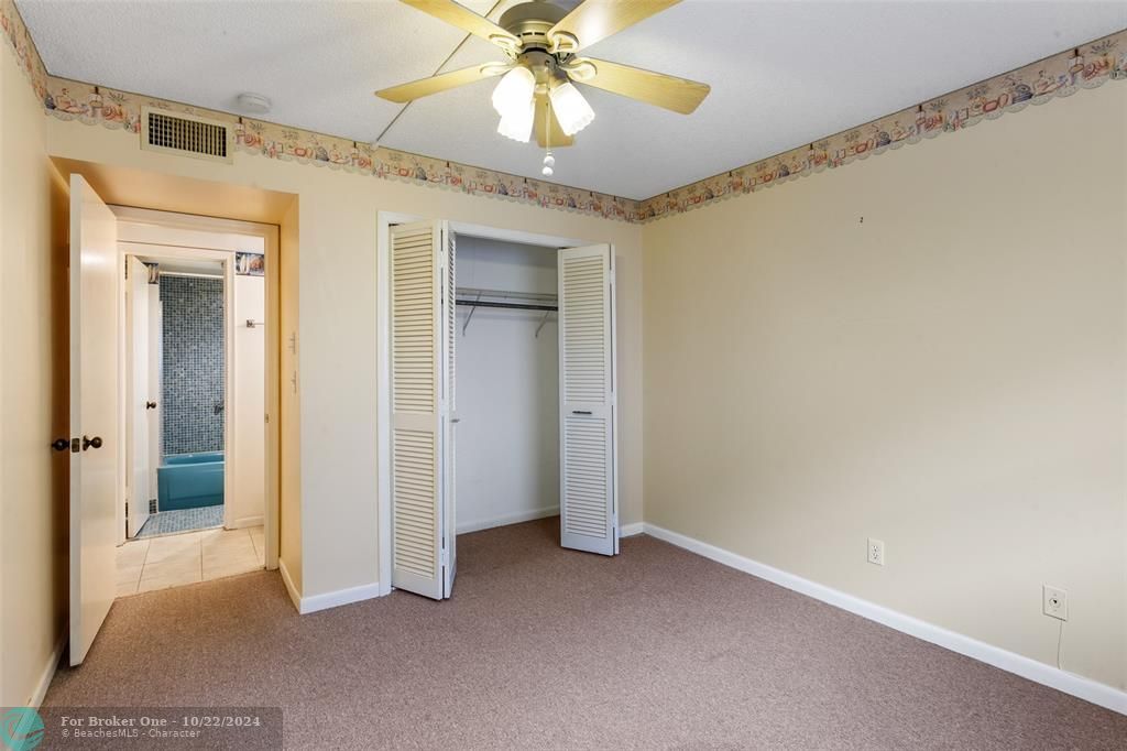 For Sale: $175,000 (2 beds, 2 baths, 978 Square Feet)