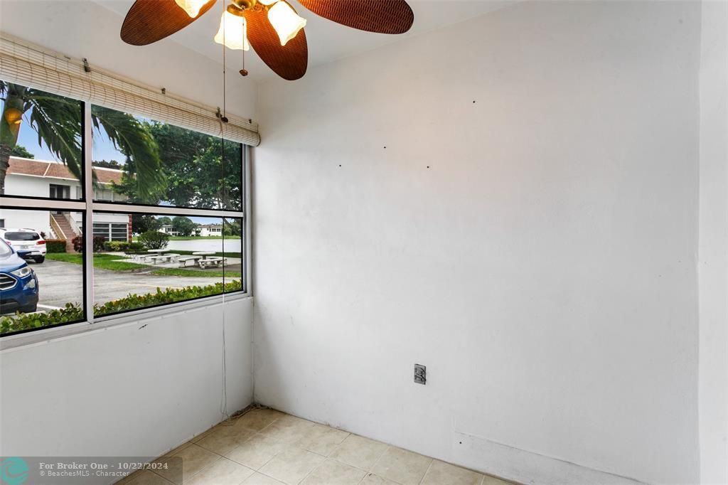 For Sale: $175,000 (2 beds, 2 baths, 978 Square Feet)