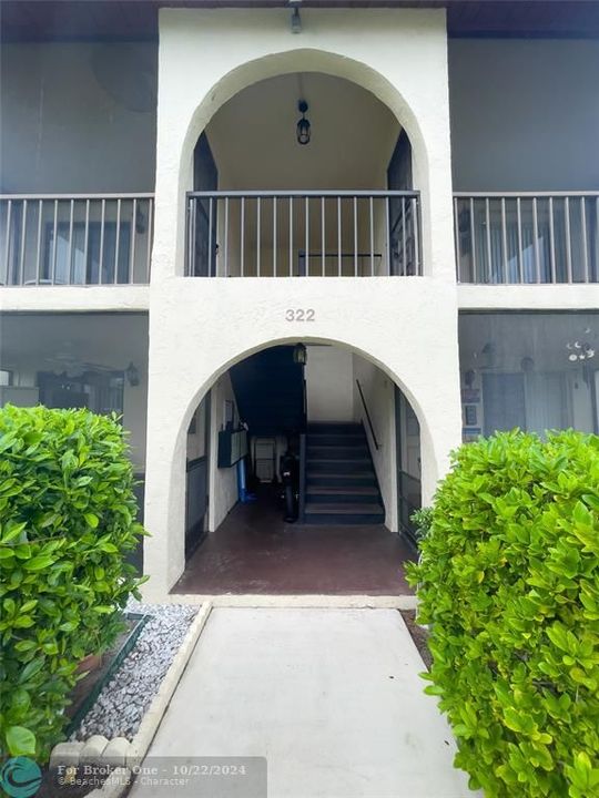 For Sale: $144,000 (1 beds, 1 baths, 639 Square Feet)