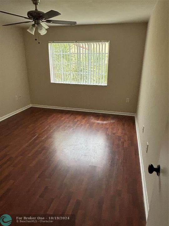 For Rent: $1,800 (2 beds, 2 baths, 1075 Square Feet)