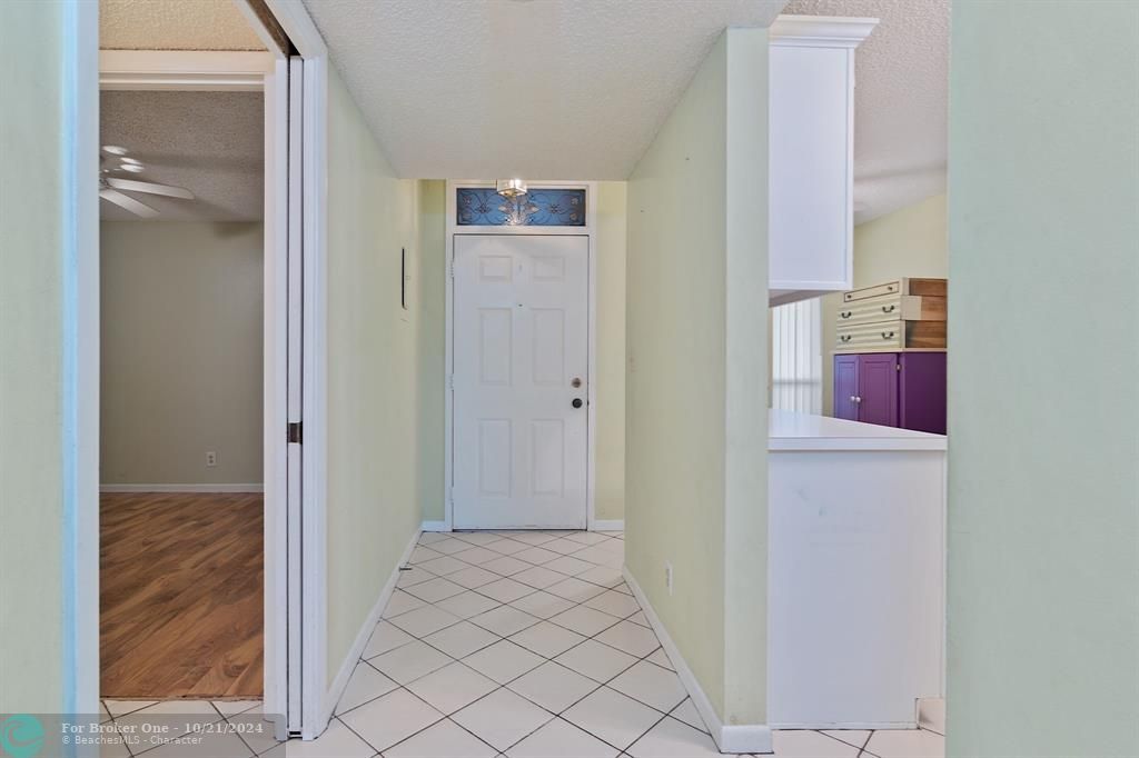 For Sale: $149,000 (2 beds, 2 baths, 1090 Square Feet)