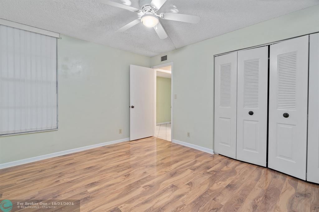 For Sale: $149,000 (2 beds, 2 baths, 1090 Square Feet)