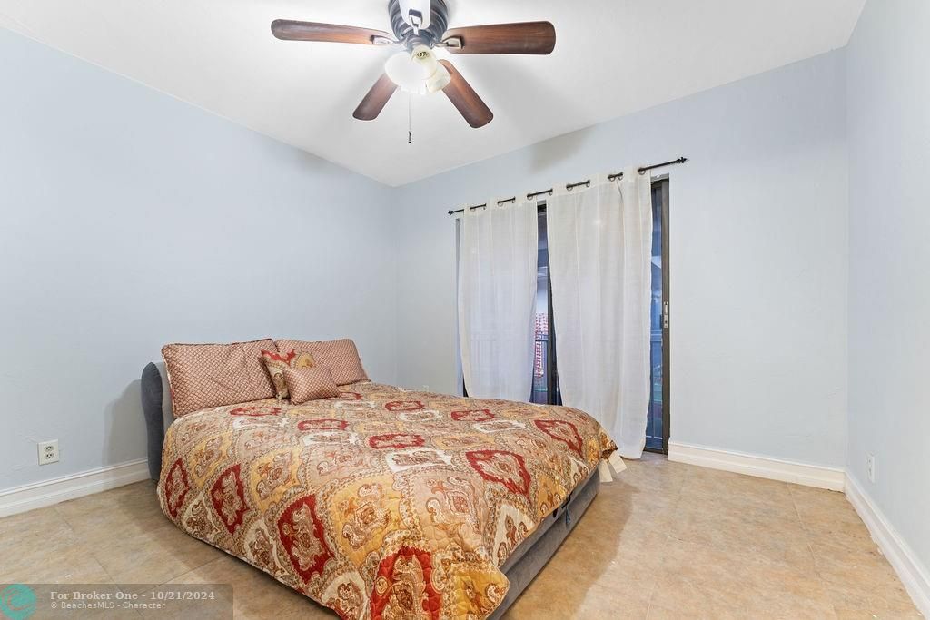 For Sale: $175,000 (2 beds, 2 baths, 1093 Square Feet)