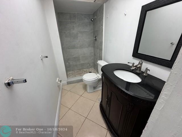 For Rent: $2,100 (2 beds, 2 baths, 936 Square Feet)