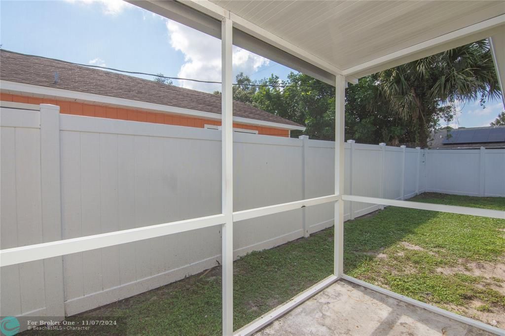 For Sale: $335,000 (2 beds, 2 baths, 1360 Square Feet)