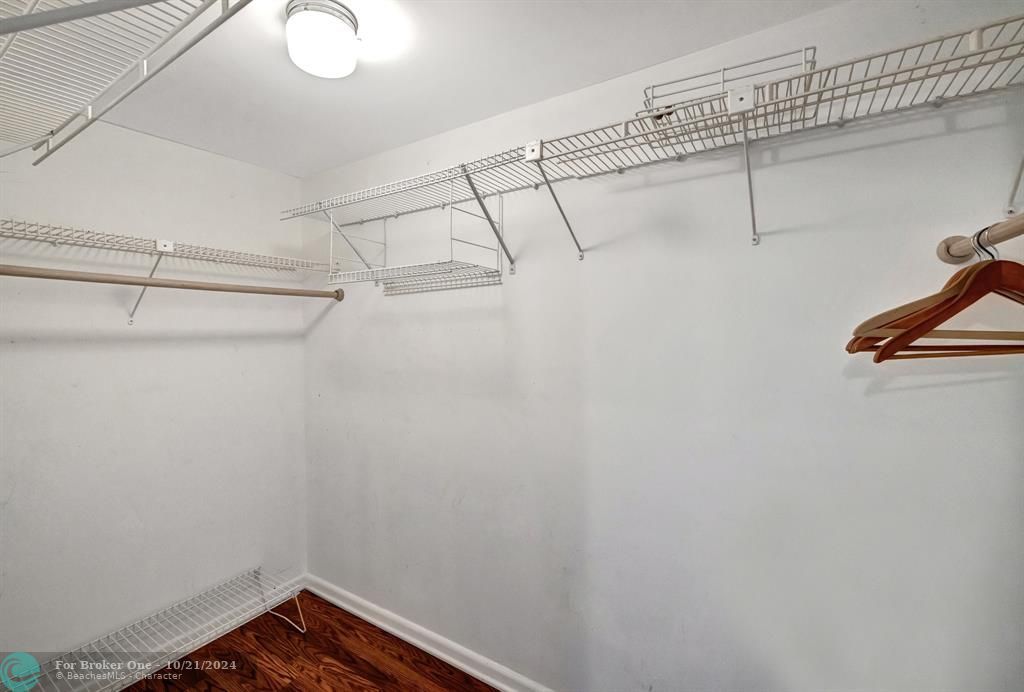 For Sale: $156,000 (2 beds, 2 baths, 1242 Square Feet)