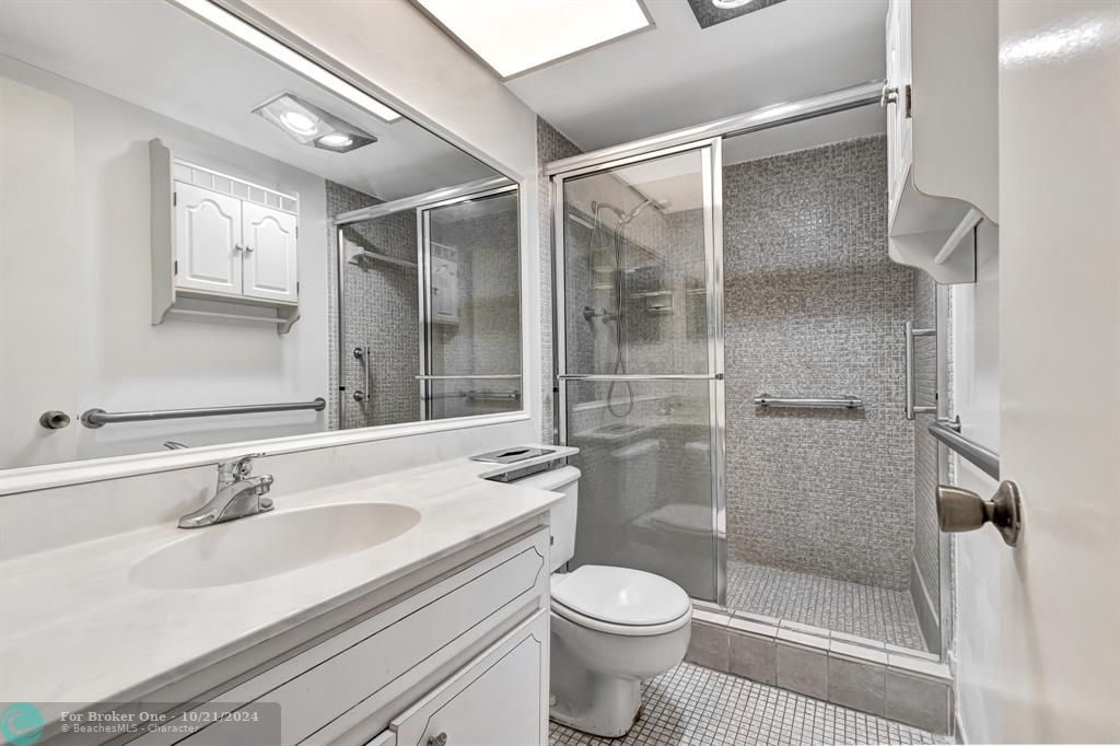 For Sale: $156,000 (2 beds, 2 baths, 1242 Square Feet)