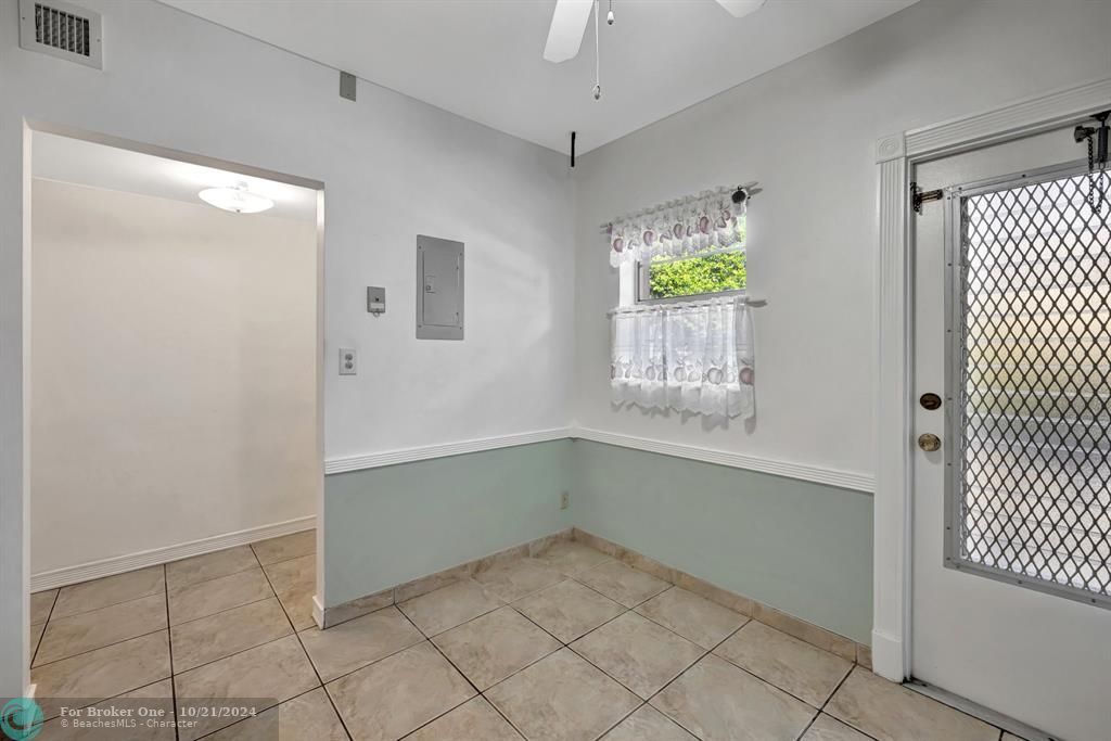 For Sale: $156,000 (2 beds, 2 baths, 1242 Square Feet)