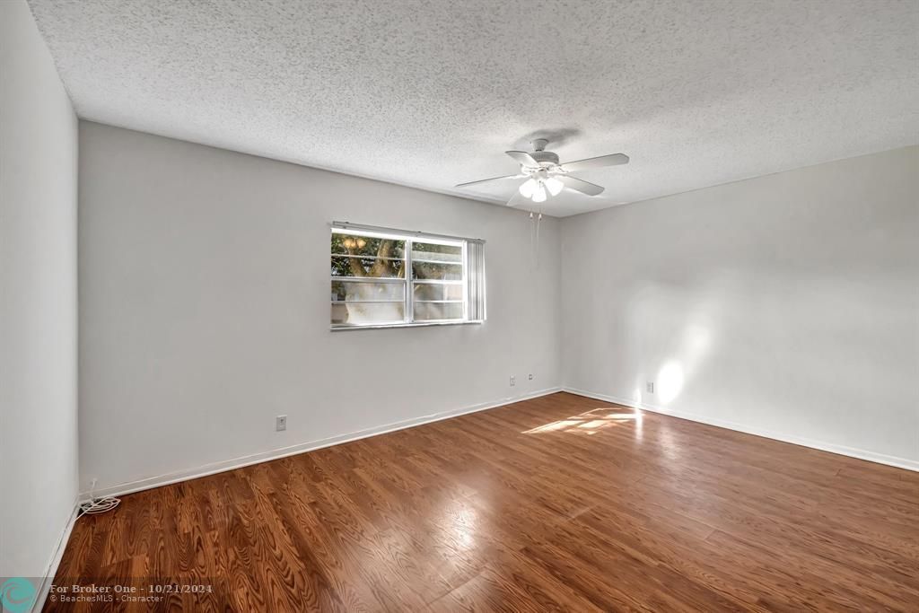 For Sale: $156,000 (2 beds, 2 baths, 1242 Square Feet)