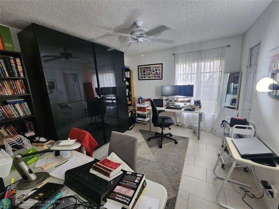 For Sale: $214,000 (2 beds, 2 baths, 1220 Square Feet)