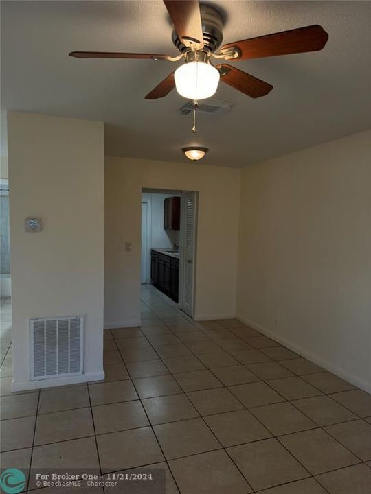 For Sale: $1,750 (2 beds, 1 baths, 2200 Square Feet)