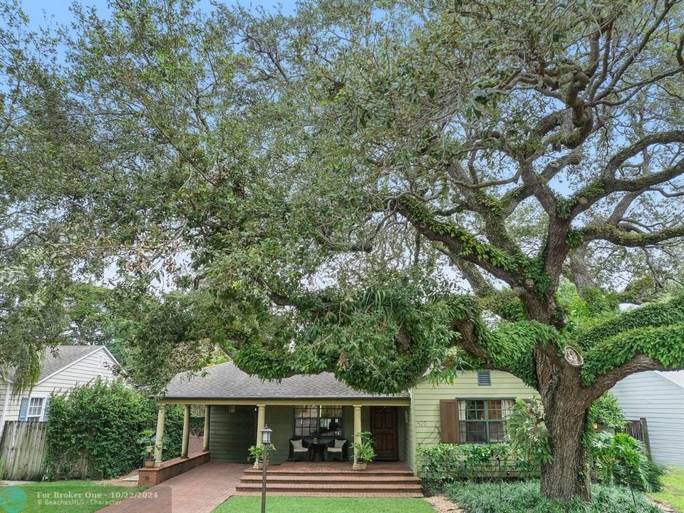 For Sale: $1,297,000 (2 beds, 2 baths, 1571 Square Feet)