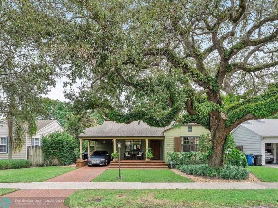 For Sale: $1,297,000 (2 beds, 2 baths, 1571 Square Feet)