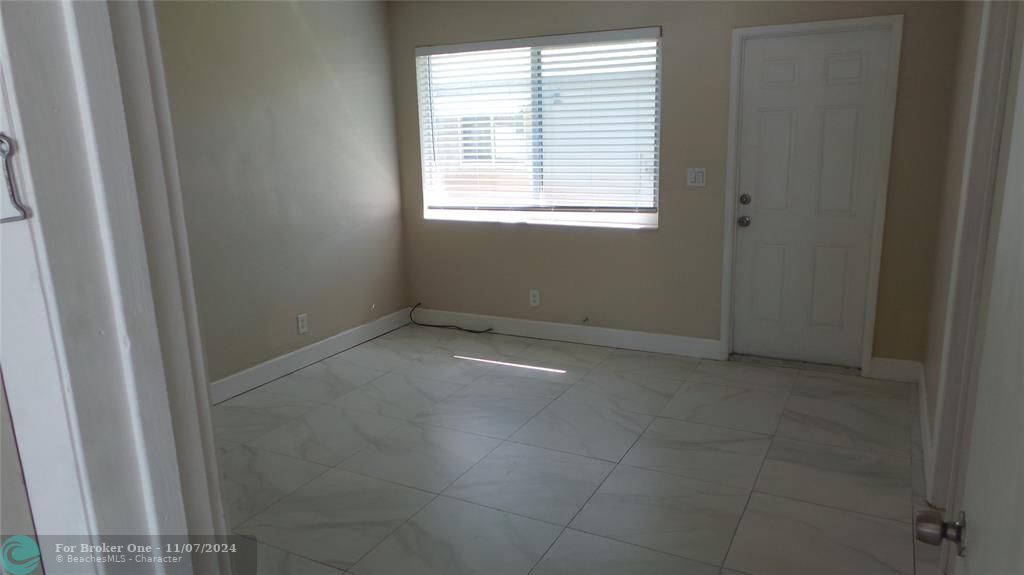 For Sale: $2,695 (3 beds, 3 baths, 1818 Square Feet)