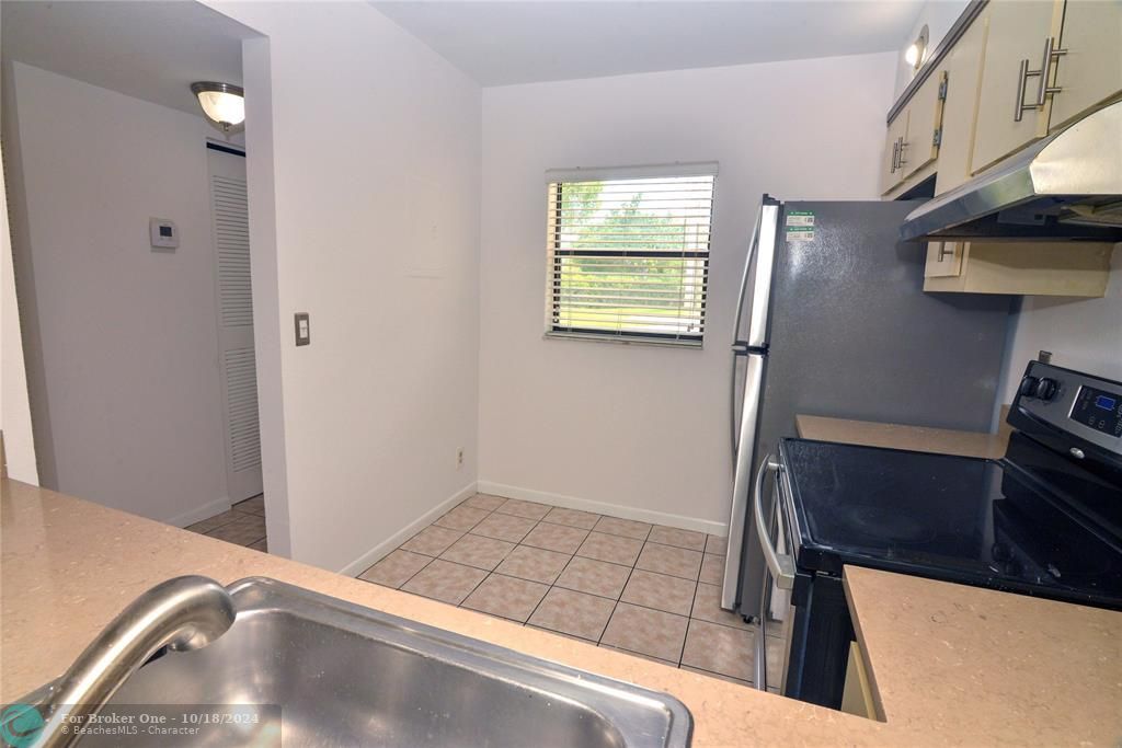 For Rent: $1,950 (2 beds, 2 baths, 857 Square Feet)