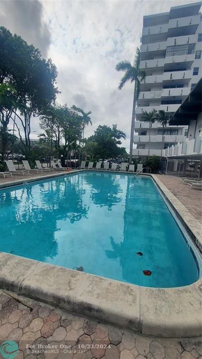 En Venta: $230,000 (1 camas, 1 baños, 828 Pies cuadrados)