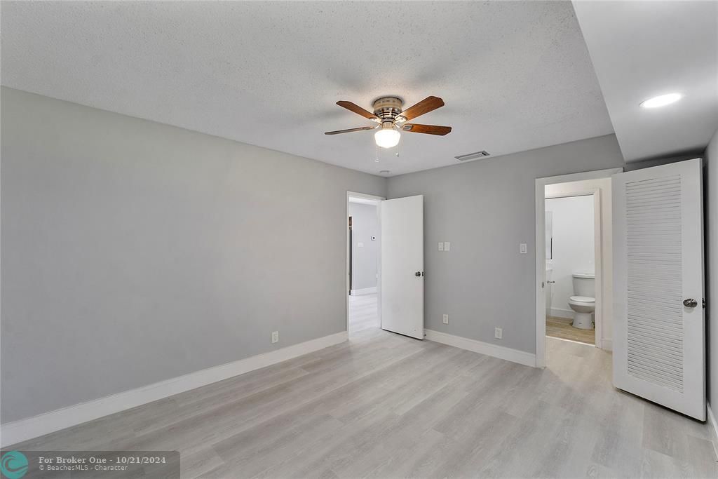 For Sale: $364,990 (2 beds, 2 baths, 1270 Square Feet)