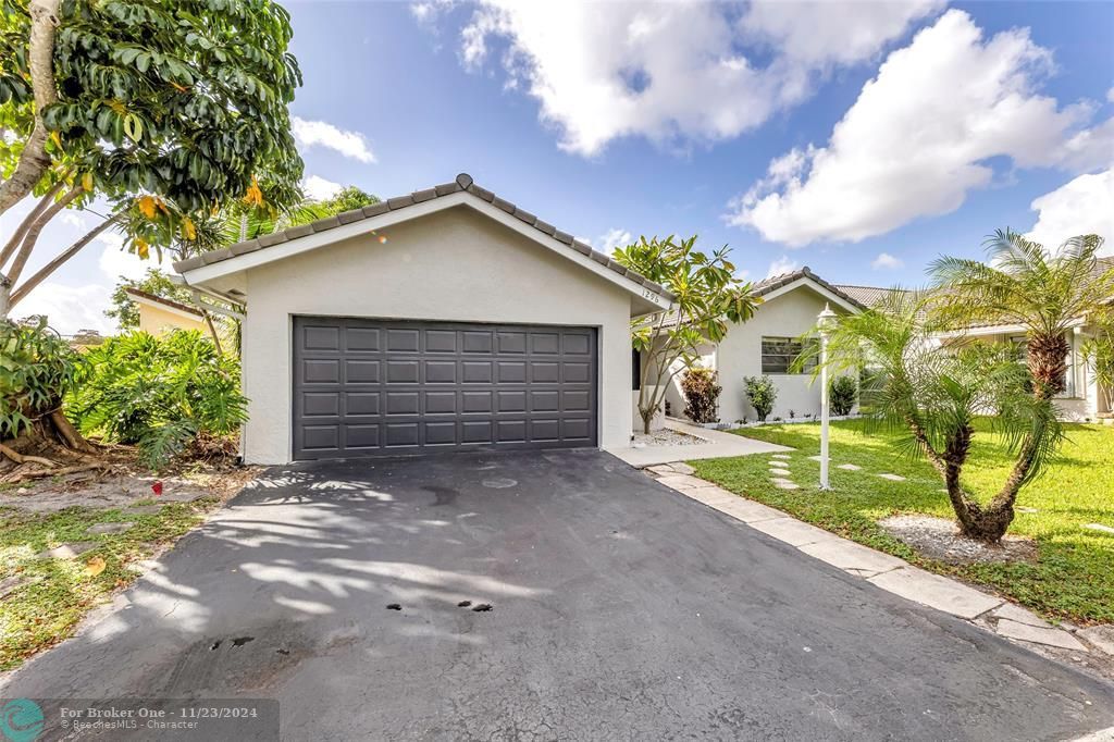 Active With Contract: $450,000 (3 beds, 2 baths, 1451 Square Feet)