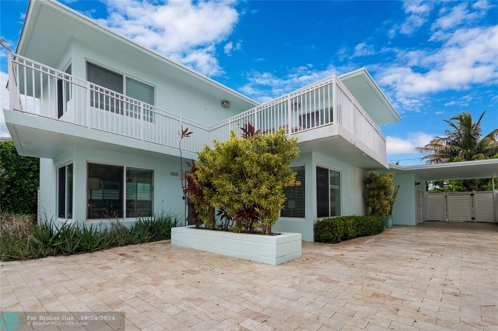 For Sale: $2,600,000 (3 beds, 2 baths, 1896 Square Feet)