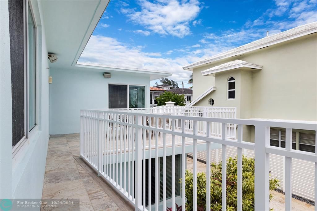 For Sale: $2,600,000 (3 beds, 2 baths, 1896 Square Feet)