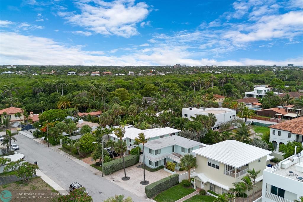 For Sale: $2,600,000 (3 beds, 2 baths, 1896 Square Feet)