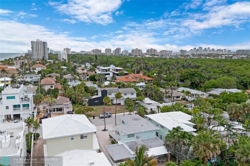 For Sale: $2,600,000 (3 beds, 2 baths, 1896 Square Feet)