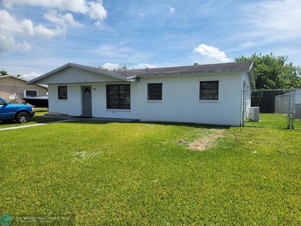 For Sale: $405,997 (3 beds, 2 baths, 1666 Square Feet)