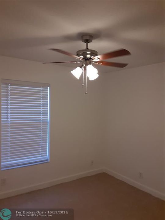 For Sale: $2,300 (2 beds, 1 baths, 1100 Square Feet)