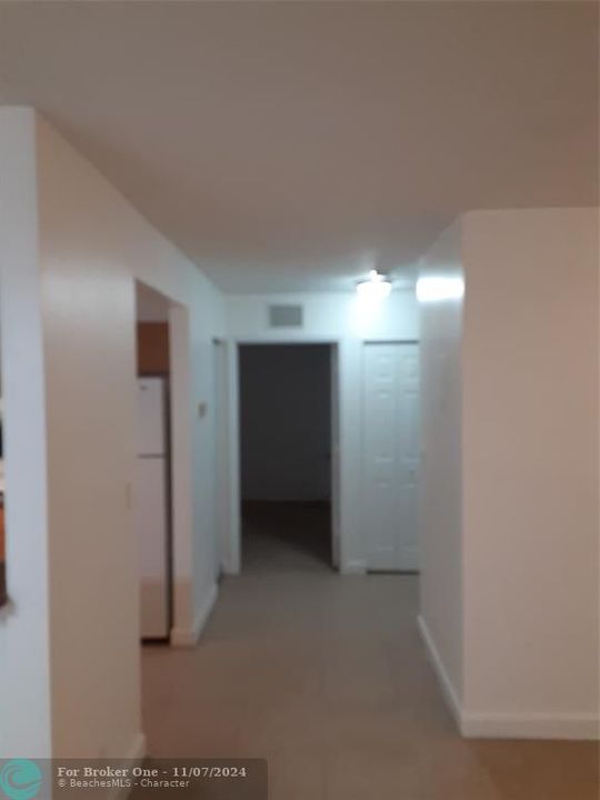 For Sale: $2,300 (2 beds, 1 baths, 1100 Square Feet)