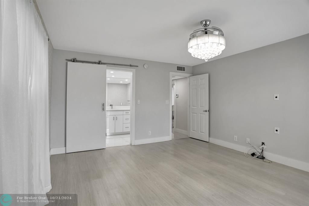 For Sale: $325,000 (2 beds, 2 baths, 1291 Square Feet)