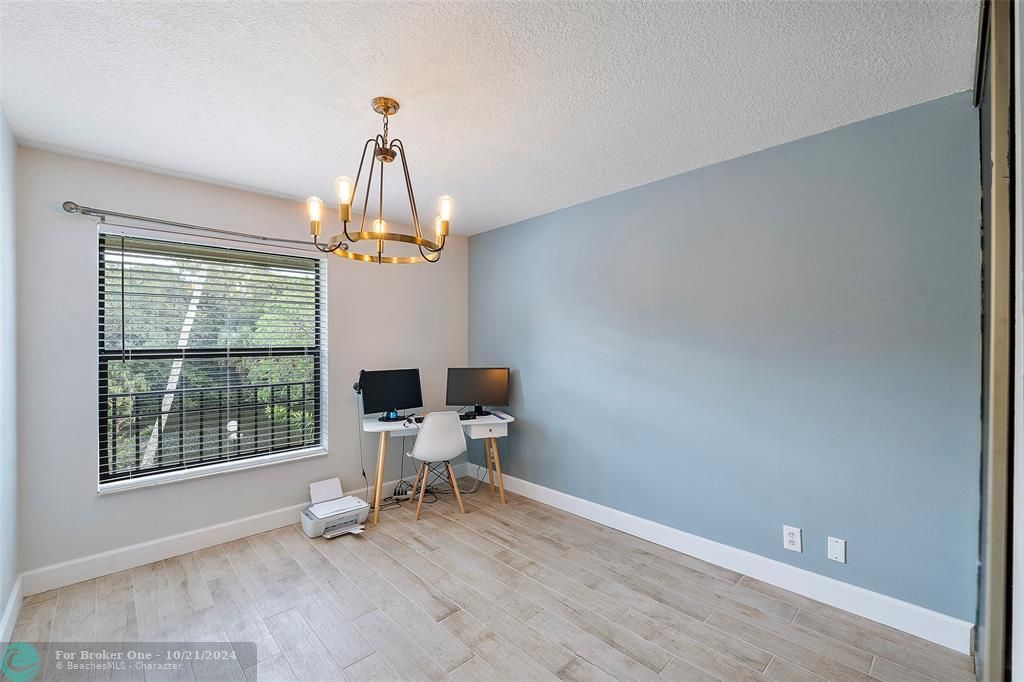 For Sale: $280,000 (2 beds, 2 baths, 1110 Square Feet)